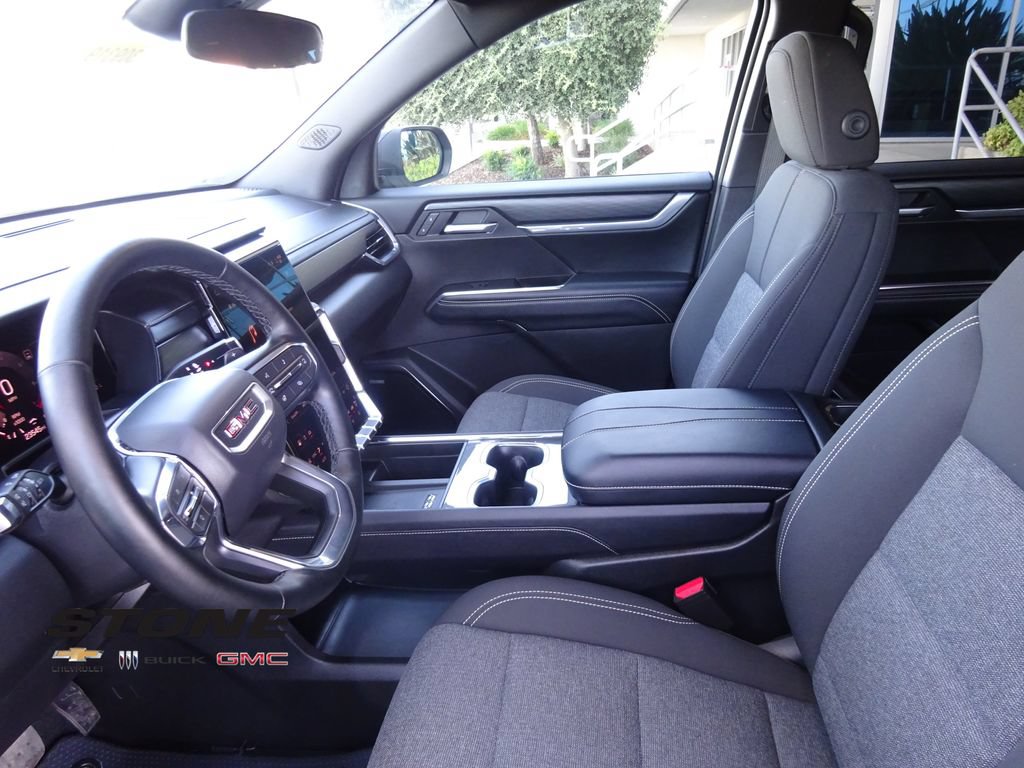 Certified 2025 GMC Acadia Elevation FWD image 12