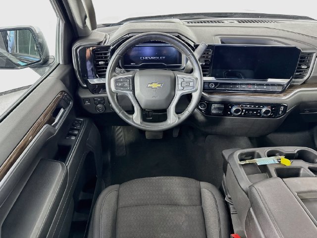 Used 2025 Chevrolet Silverado 1500 LT AWD/4WD image 23