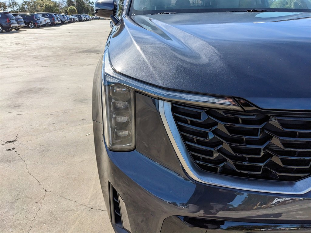 Certified 2025 Kia Sorento S w/ Panoramic Sunroof Package image 11