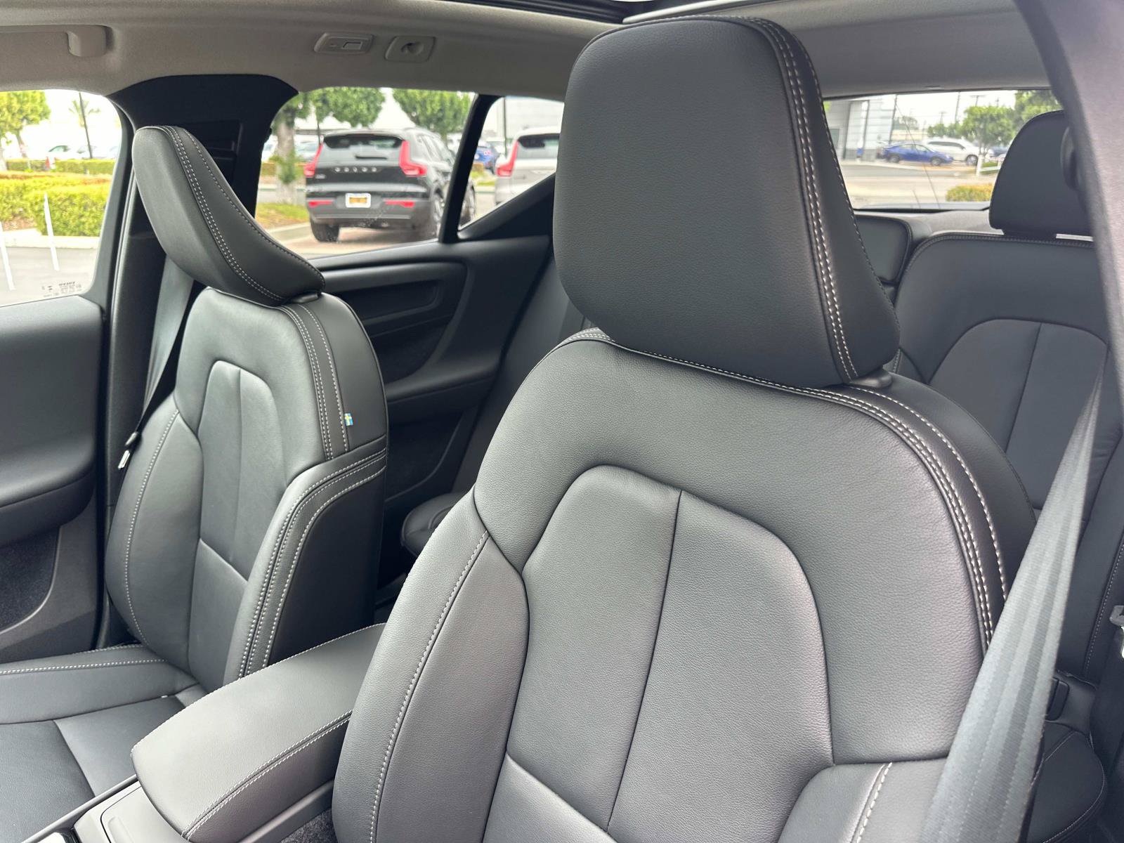New 2026 Volvo XC40 B5 Plus w/ Protection Package Premier AWD/4WD image 15
