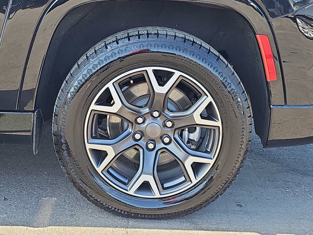 Used 2023 Jeep Wagoneer L Series III image 37