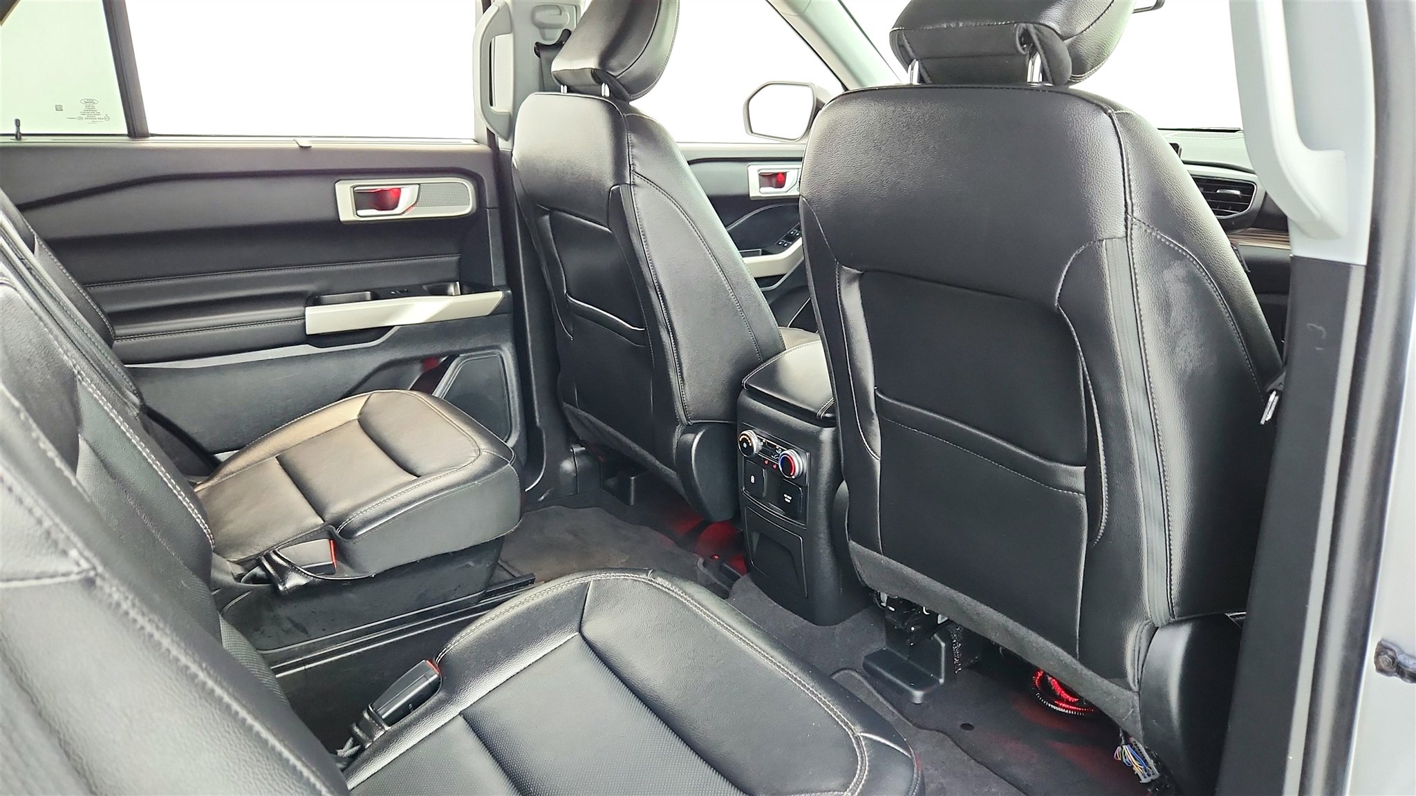 Used 2023 Ford Explorer Limited w/ Equipment Group 301A image 21