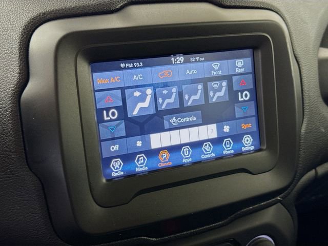 Used 2020 Jeep Renegade Latitude w/ Cold Weather Group image 16