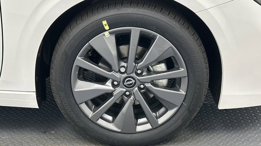 New 2026 Nissan Sentra SL w/ Floor Mat Package FWD image 18