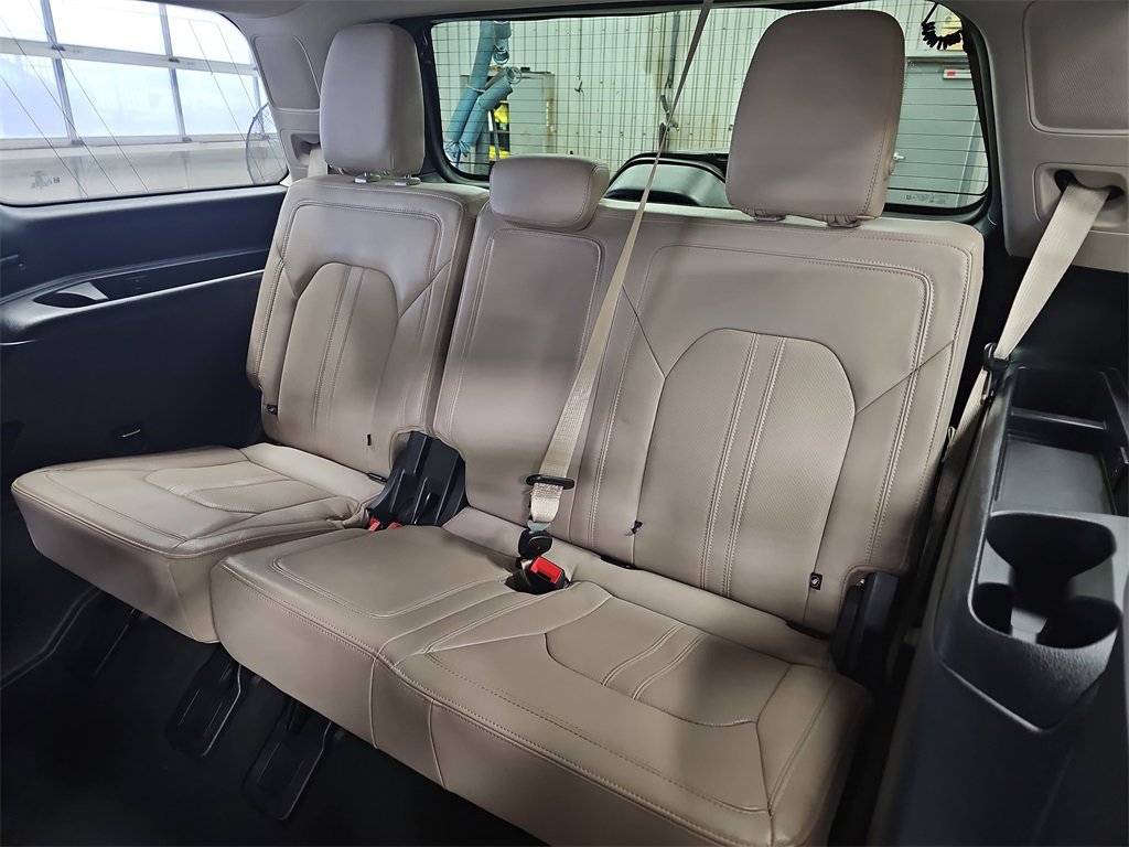 Used 2023 Ford Expedition Limited image 14