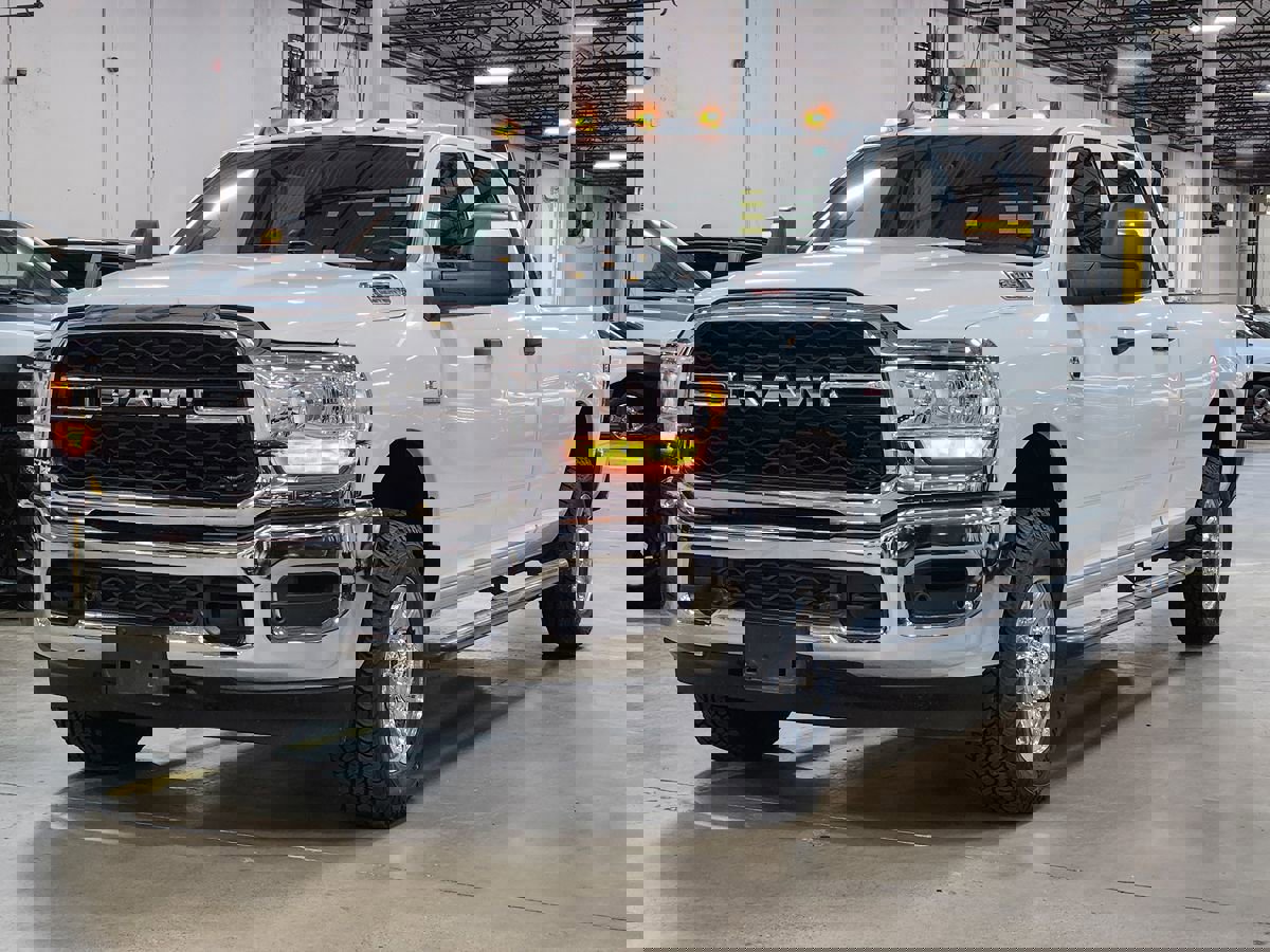 Used 2023 RAM 3500 Tradesman w/ Chrome Appearance Group image 4