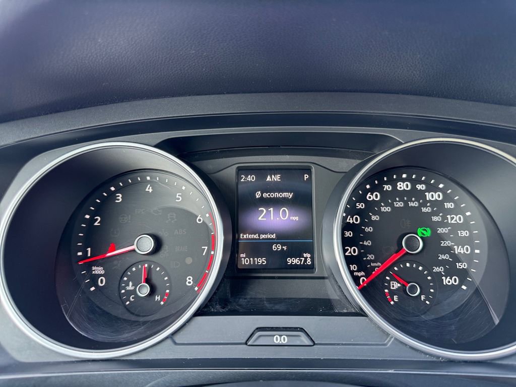 Used 2018 Volkswagen Tiguan SEL image 13