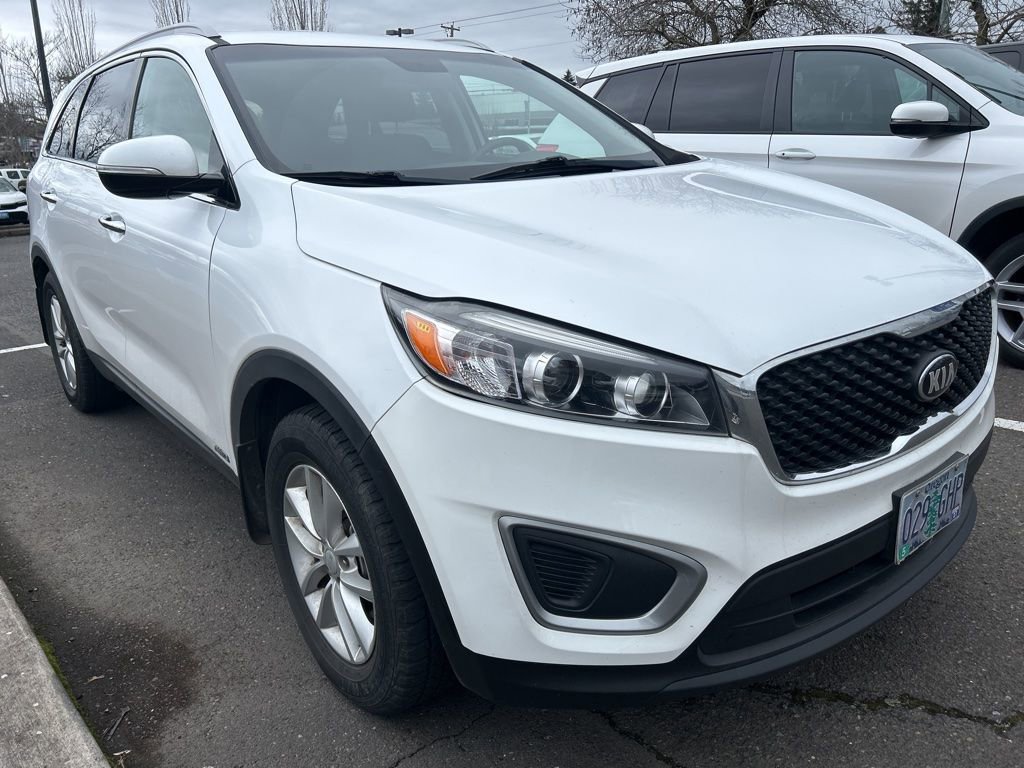 Used 2018 Kia Sorento LX image 3