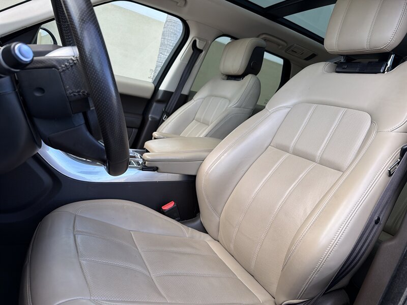 Used 2018 Land Rover Range Rover Sport HSE AWD/4WD image 13