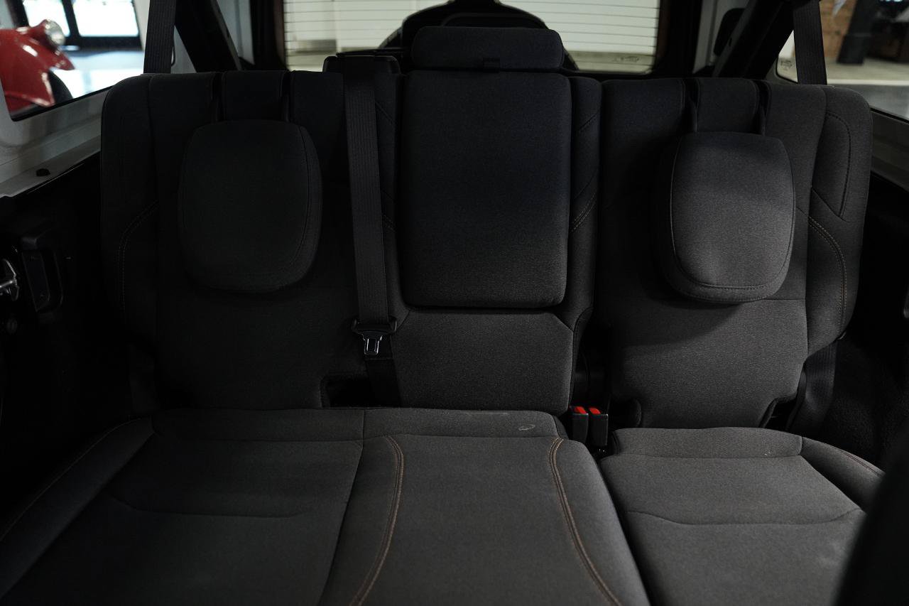 Used 2024 Jeep Wrangler Unlimited w/ Convenience Group AWD/4WD image 26