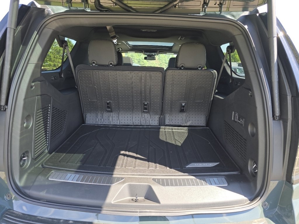 New 2026 Chevrolet Suburban RST w/ Comfort Package AWD/4WD image 13