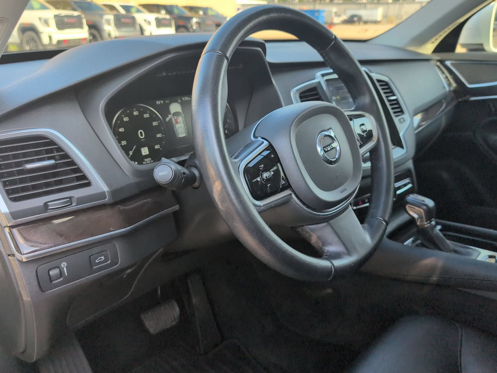 Used 2019 Volvo XC90 T6 Momentum AWD/4WD image 10