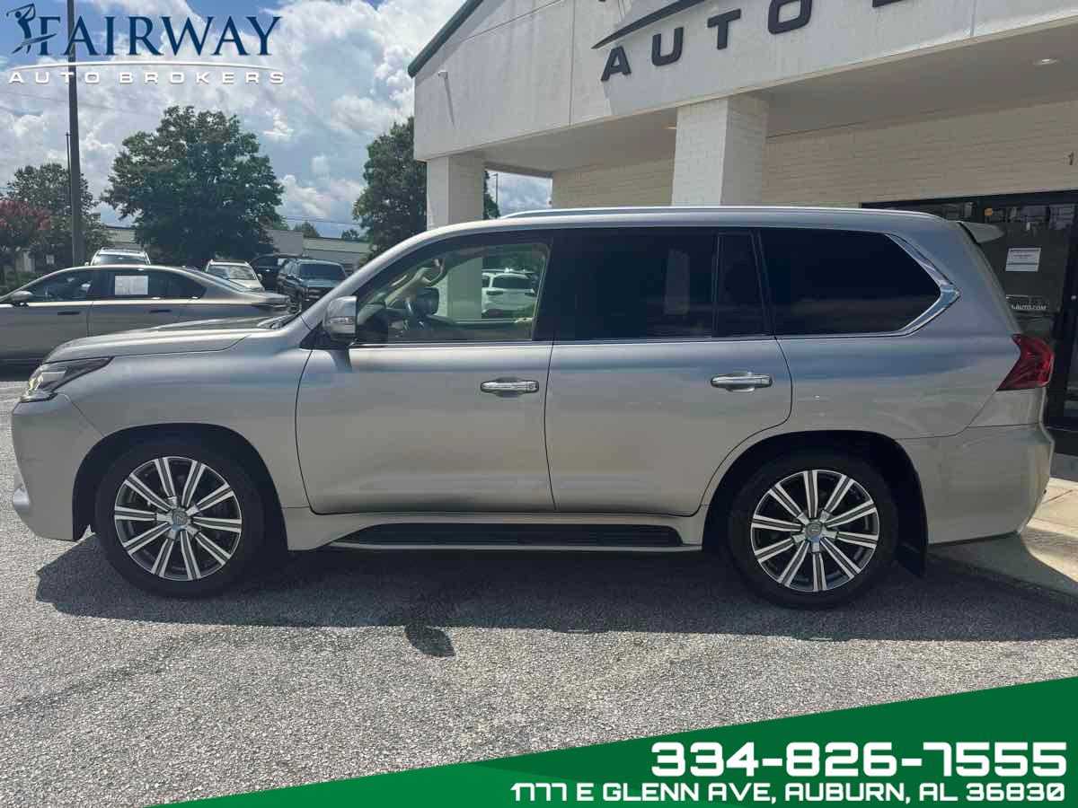 Used 2016 Lexus LX 570 4WD w/ Luxury Package image 9