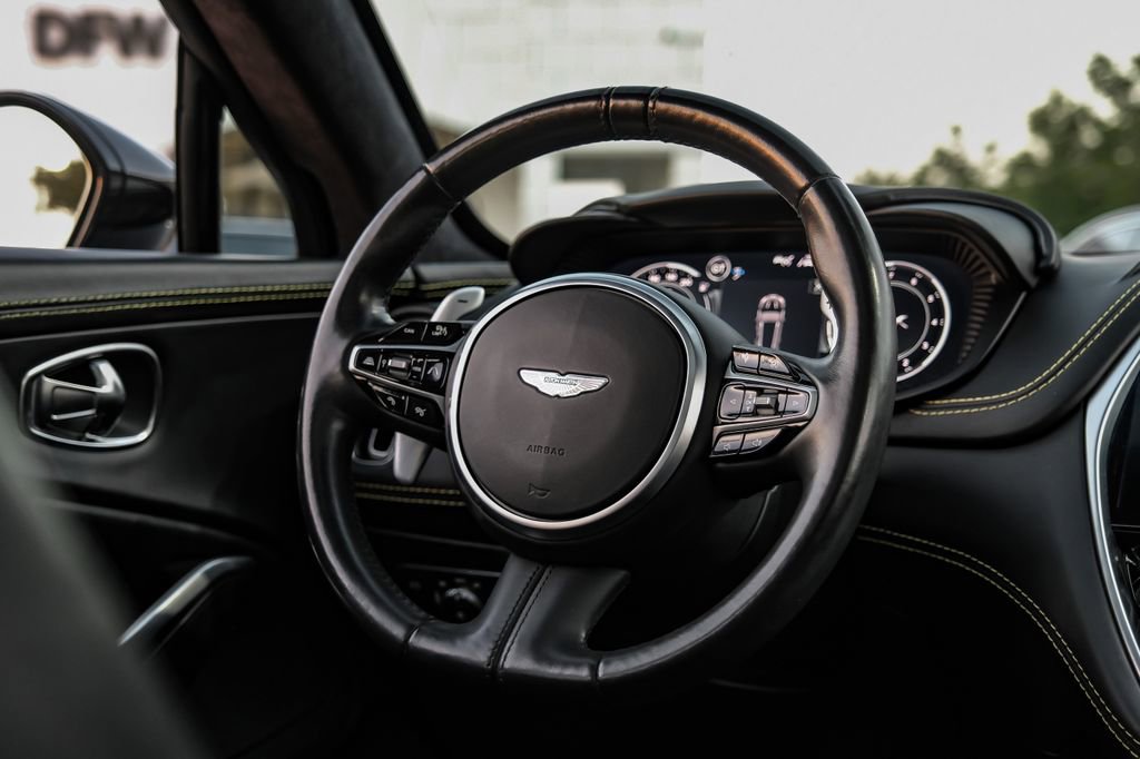 Used 2021 Aston Martin DBX image 15