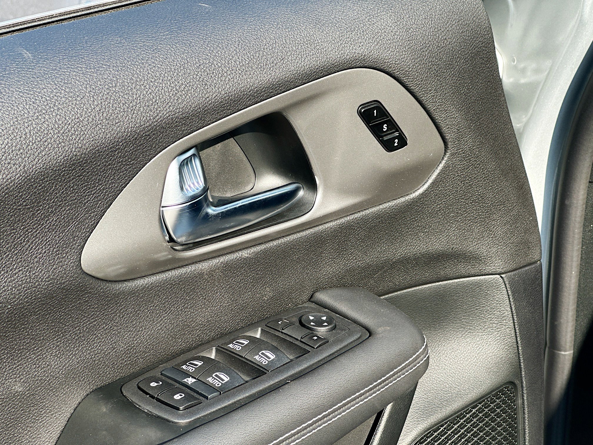 New 2026 Chrysler Pacifica Select image 9