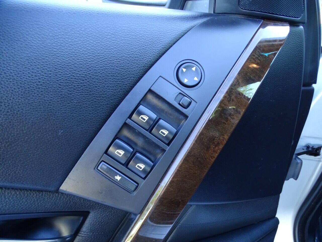 Used 2007 BMW 530xi Wagon AWD/4WD image 42