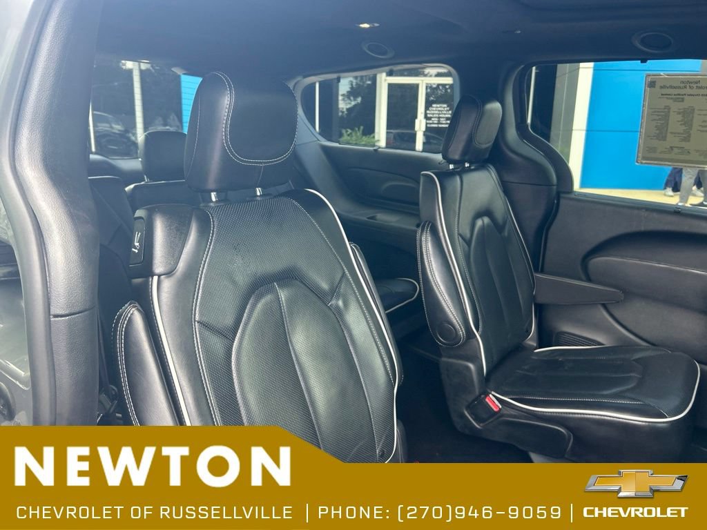 Used 2025 Chrysler Pacifica Limited FWD image 27