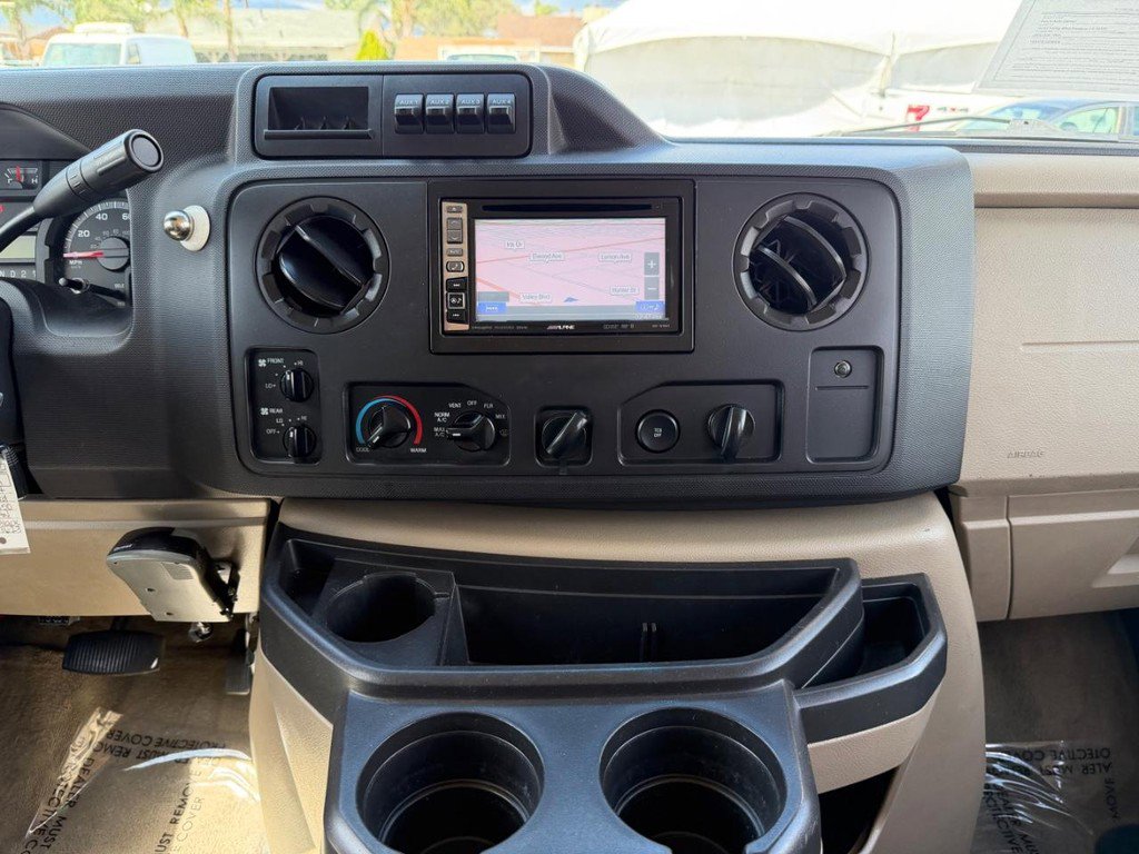 Used 2014 Ford E-350 and Econoline 350 XLT RWD image 25
