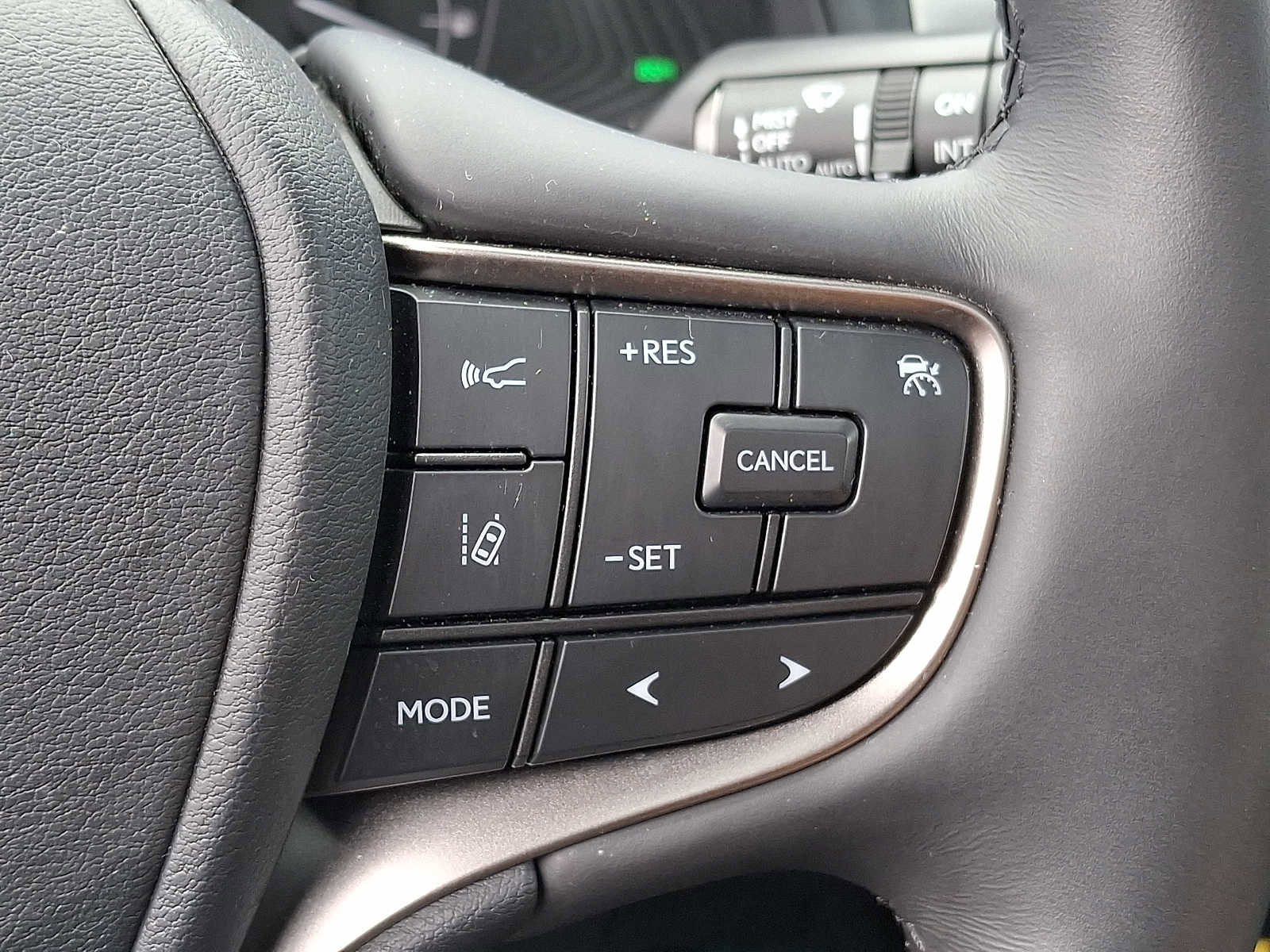 Used 2023 Lexus UX 250h FWD w/ Accessory Package (Z2) image 19