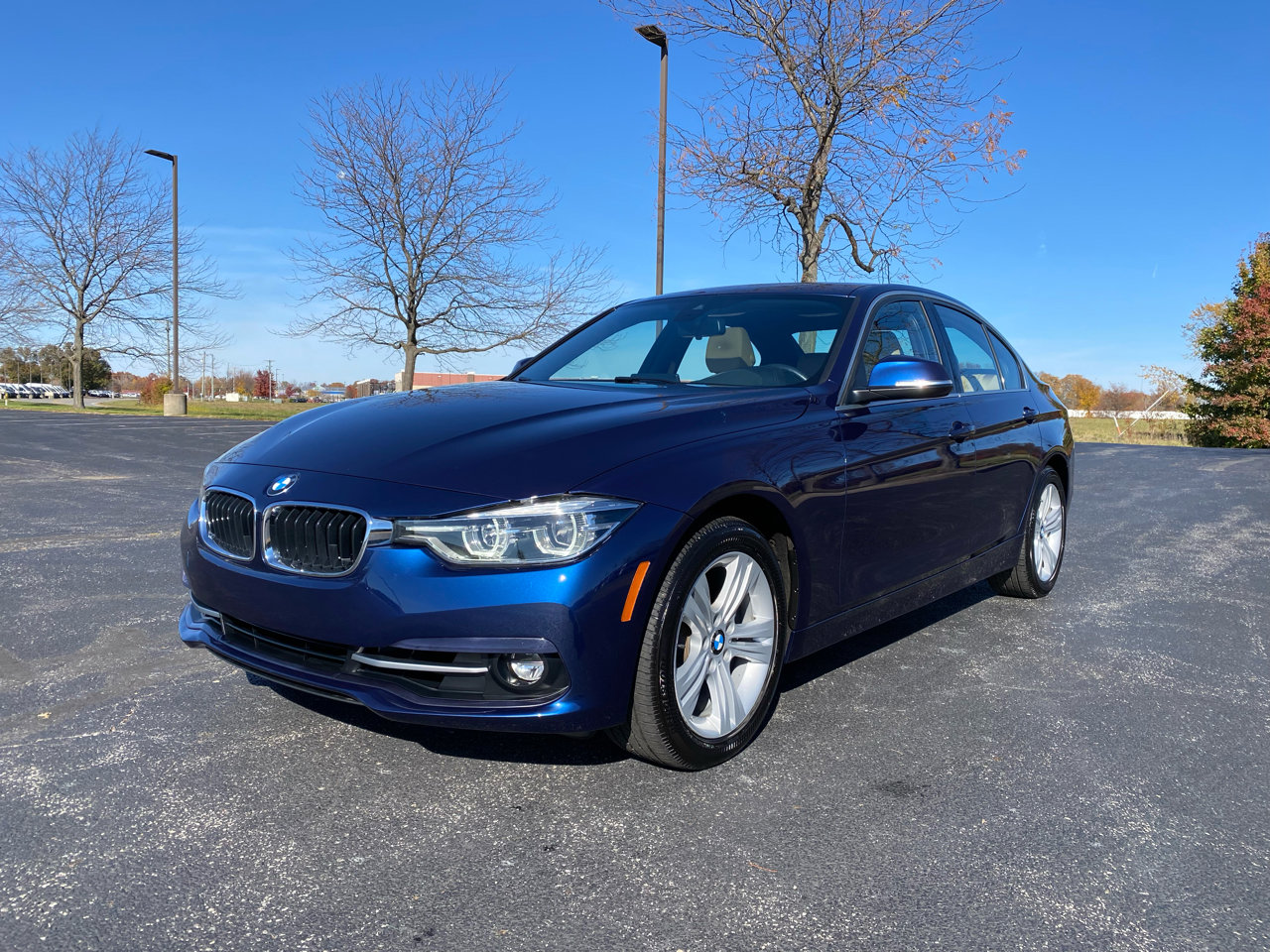 Used 2018 BMW 330i xDrive 330i xDrive SULEV Sedan w/ Premium Package image 1