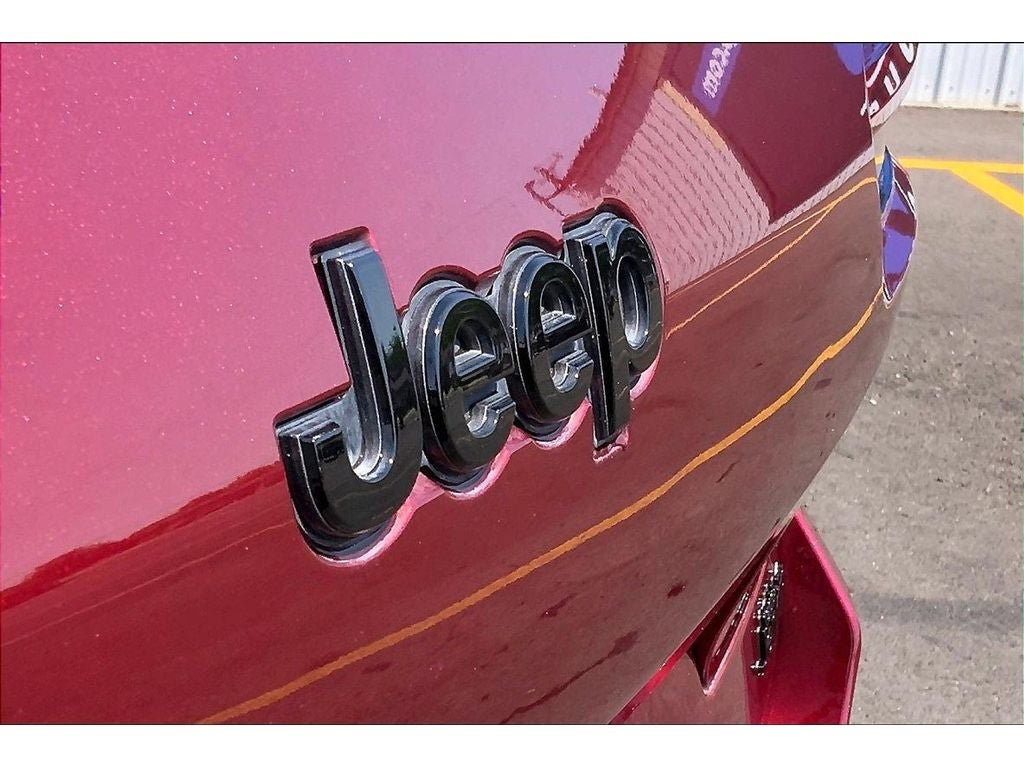 Used 2023 Jeep Grand Cherokee L Laredo AWD/4WD image 33
