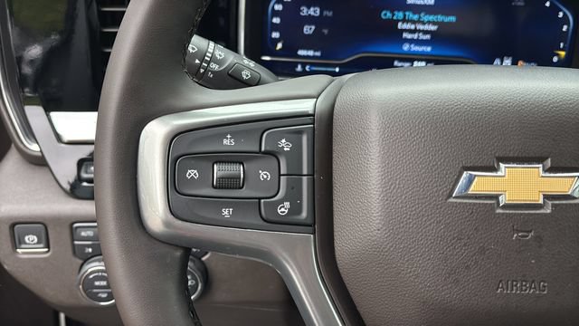 Used 2025 Chevrolet Silverado 2500 LTZ w/ LTZ Plus Package AWD/4WD image 23