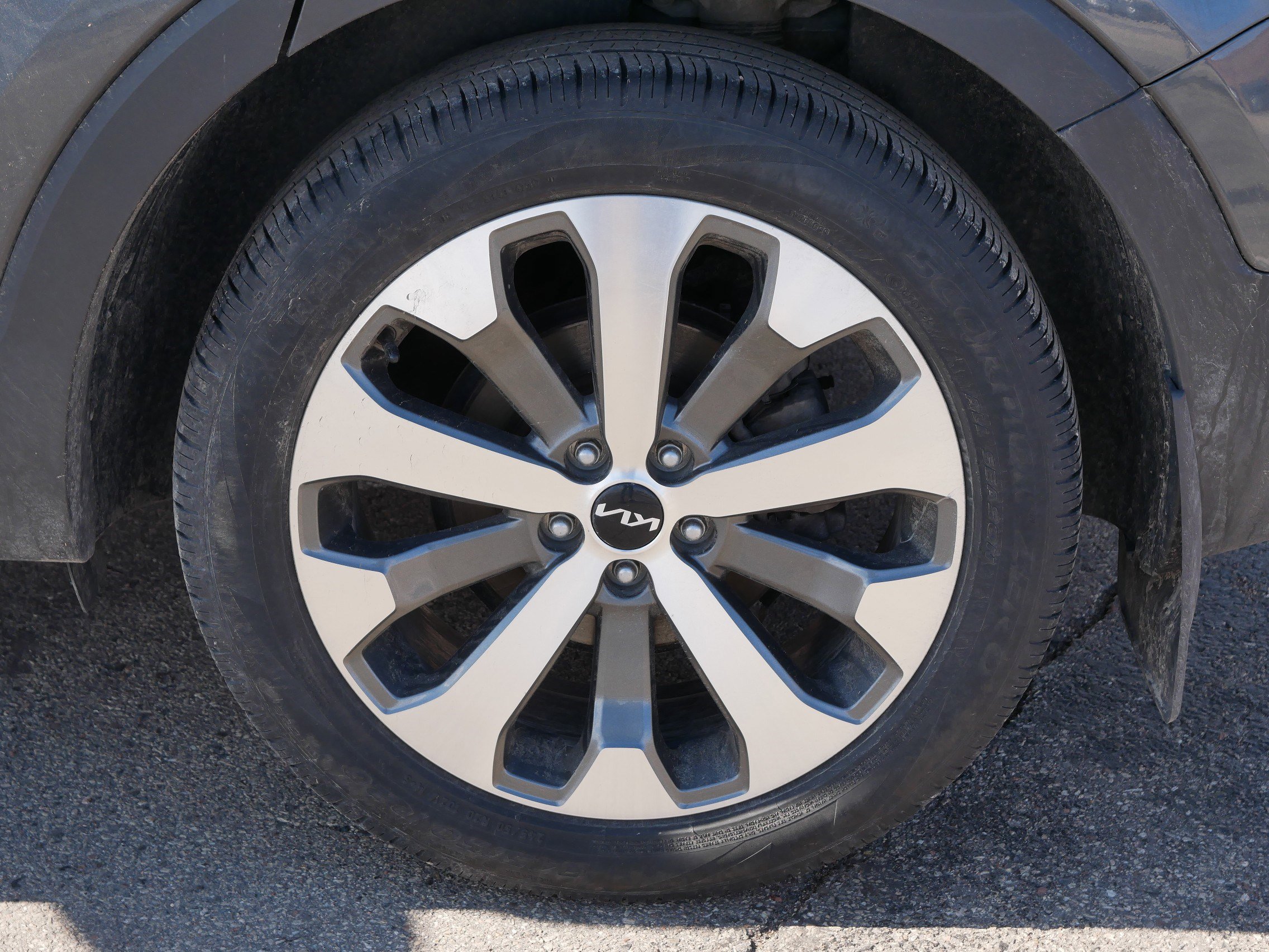 Certified 2022 Kia Telluride S image 5