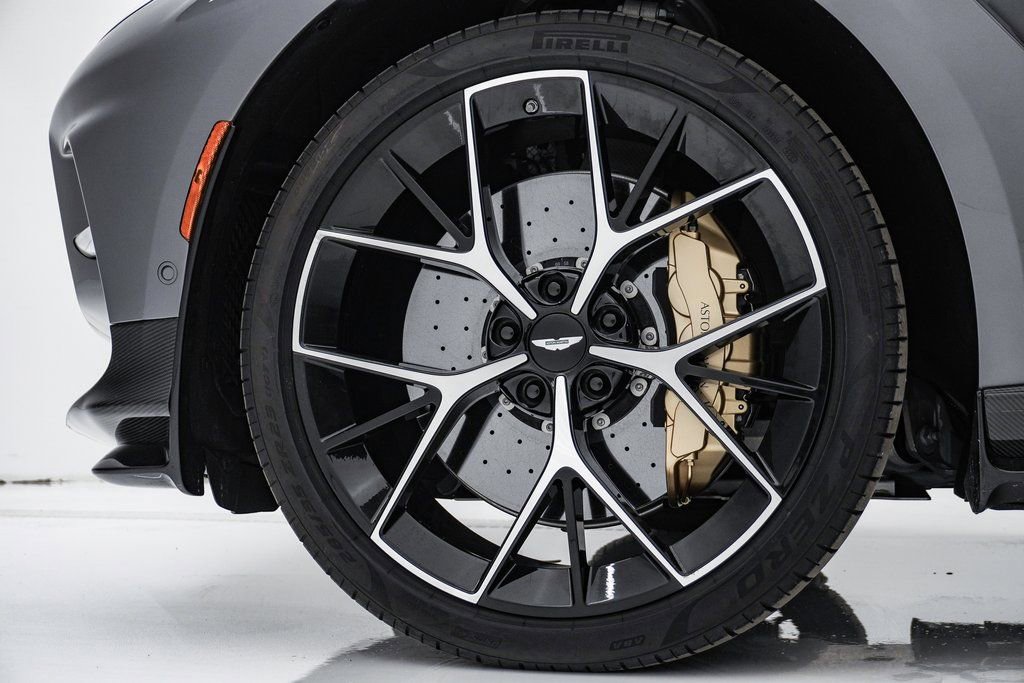Used 2025 Aston Martin DBX 707 image 15