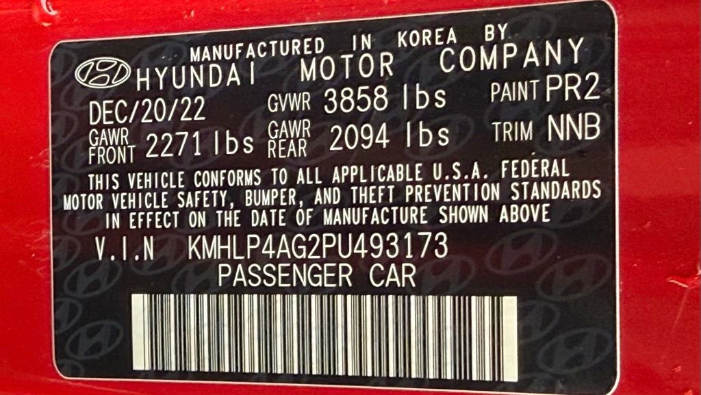 Used 2023 Hyundai Elantra Limited image 40