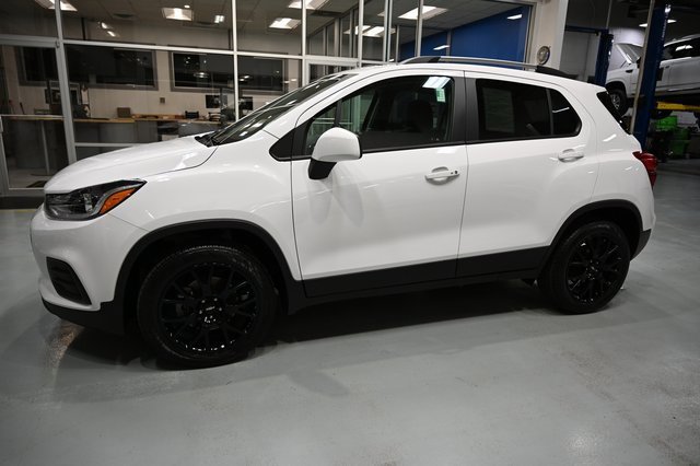 Used 2022 Chevrolet Trax LT w/ Driver Confidence Package image 7