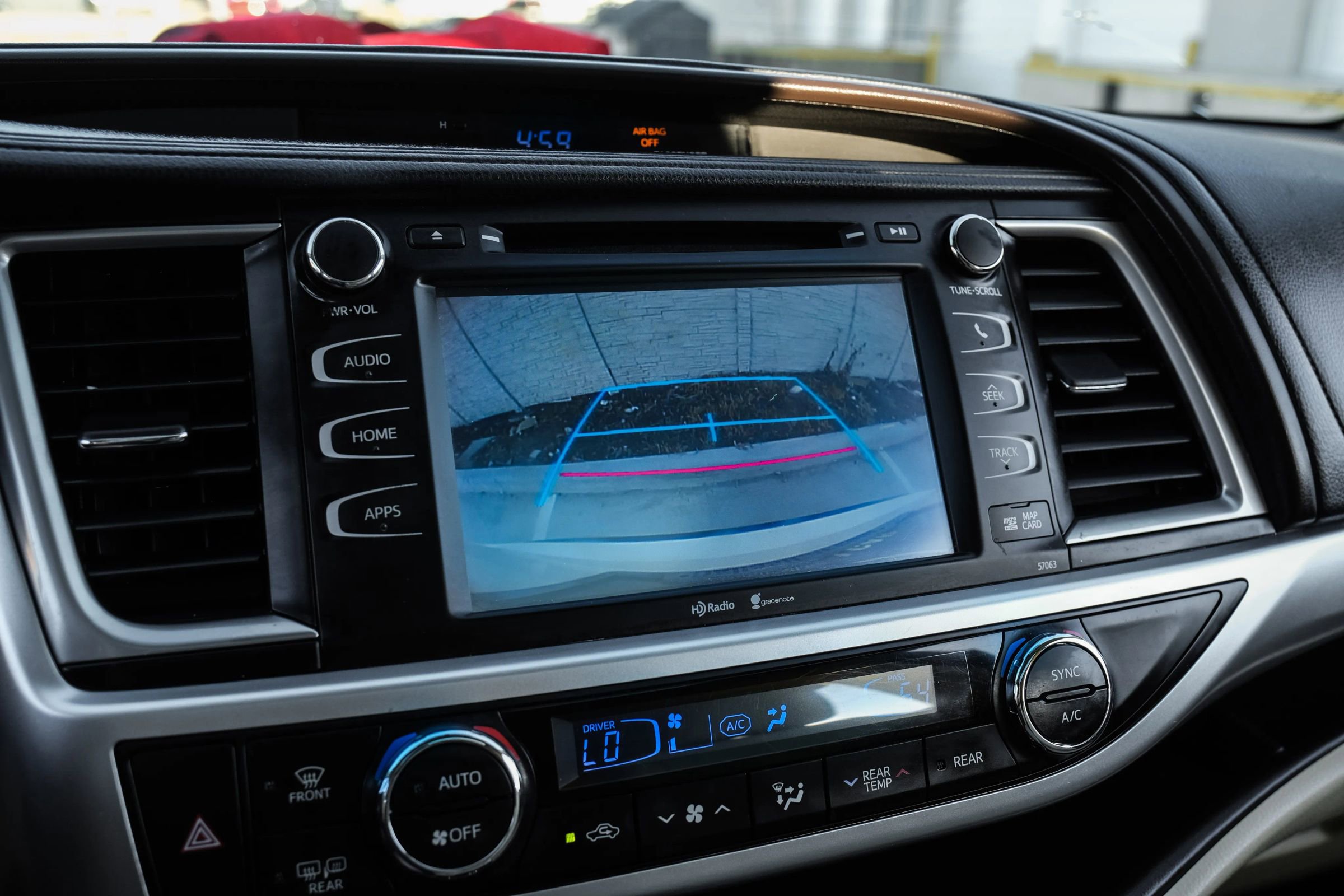 Used 2015 Toyota Highlander XLE image 22