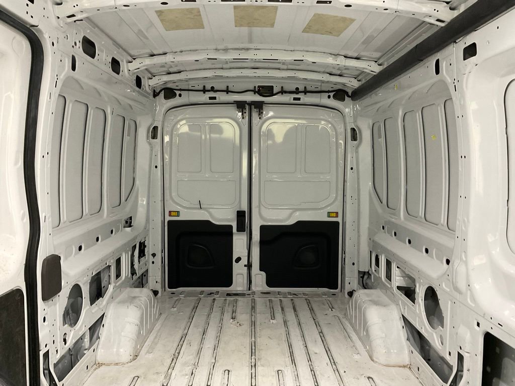 Used 2024 Ford Transit 250 148 Medium Roof RWD image 17