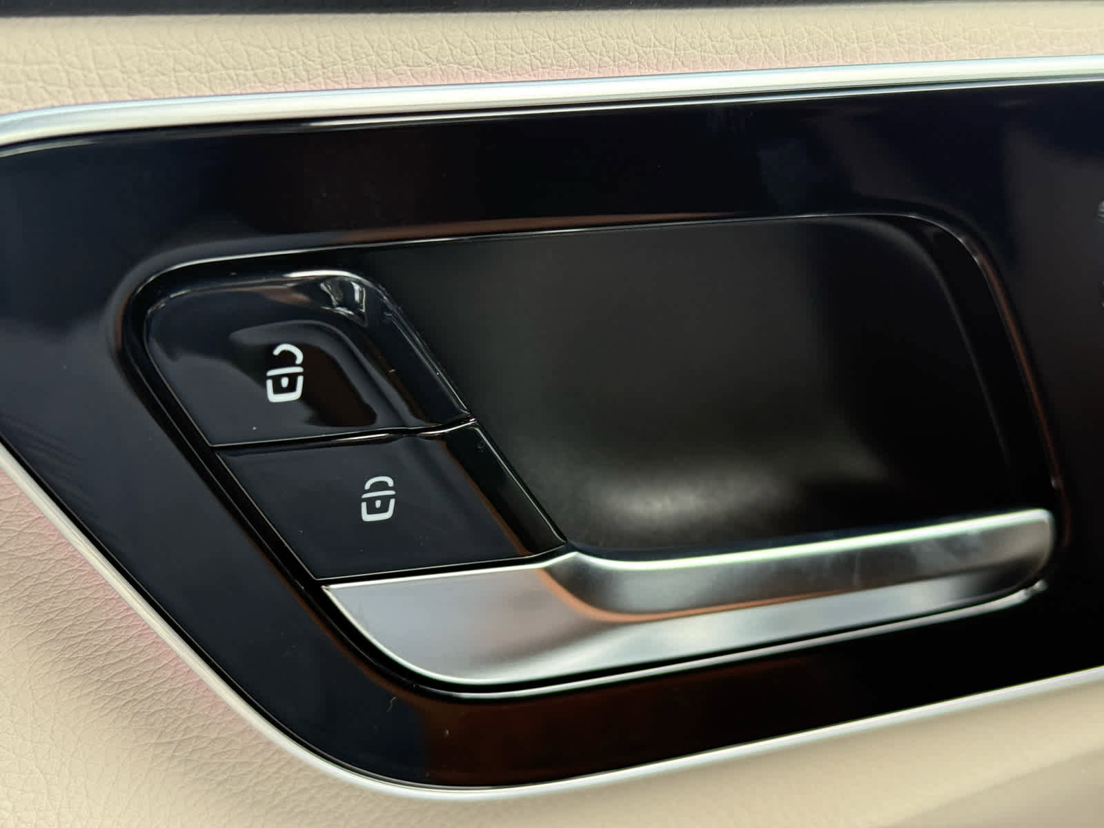 Used 2025 Mercedes-Benz C 300 4MATIC Sedan image 22