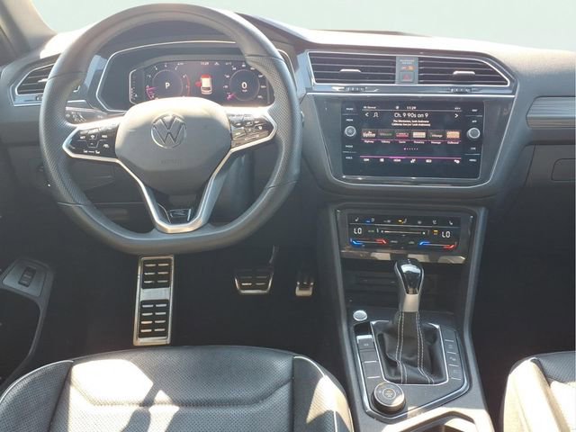 Used 2023 Volkswagen Tiguan SEL R-Line image 17