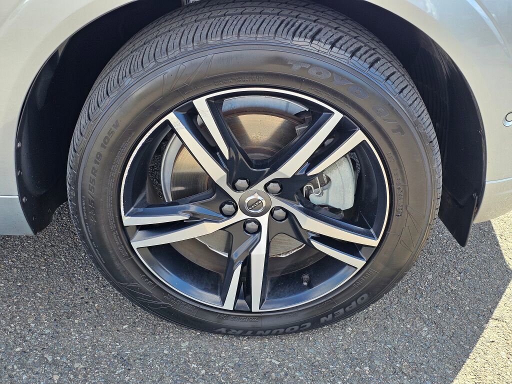 Used 2018 Volvo XC60 T8 R-Design w/ Convenience Package image 30