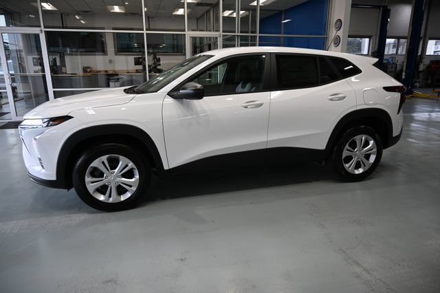 New 2026 Chevrolet Trax LS w/ Driver Confidence Package FWD image 7