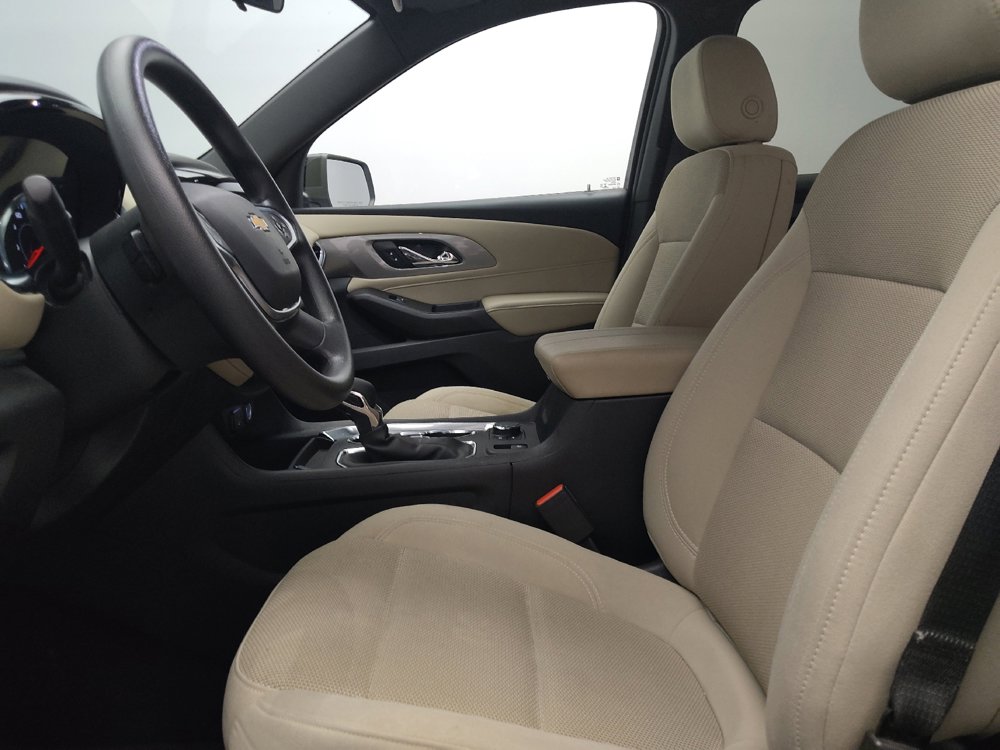 Used 2022 Chevrolet Traverse LS FWD image 17