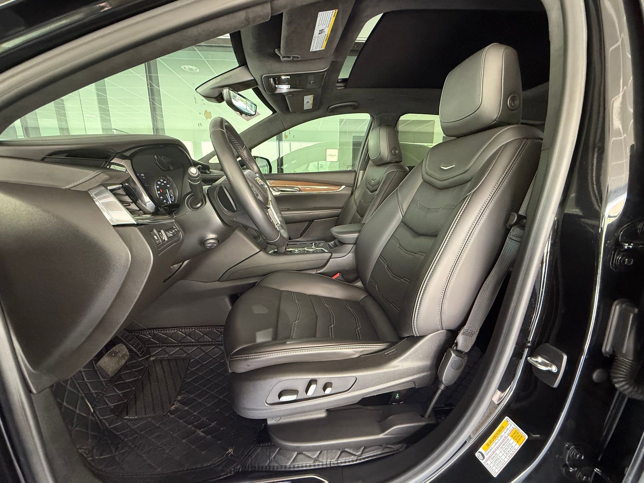 Used 2022 Cadillac XT5 Premium Luxury w/ Platinum Package image 5