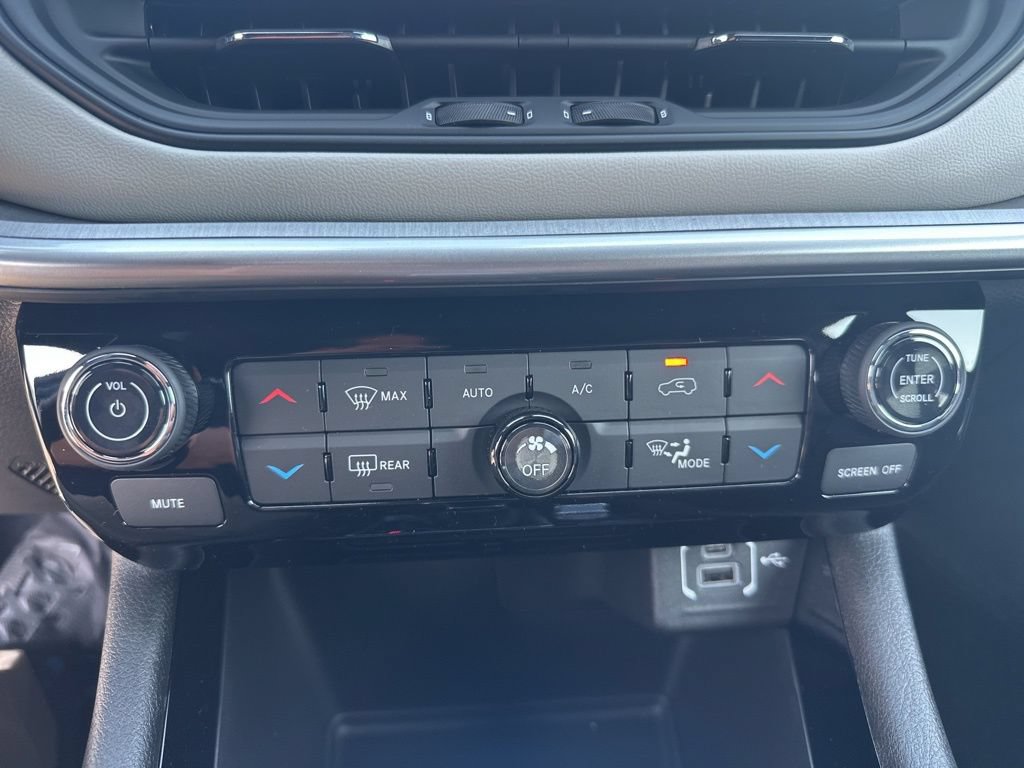 New 2025 Jeep Compass Limited w/ Elite Group AWD/4WD image 24