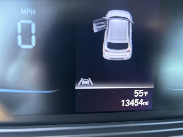 Used 2023 Hyundai Venue Limited w/ Cargo Package FWD image 21