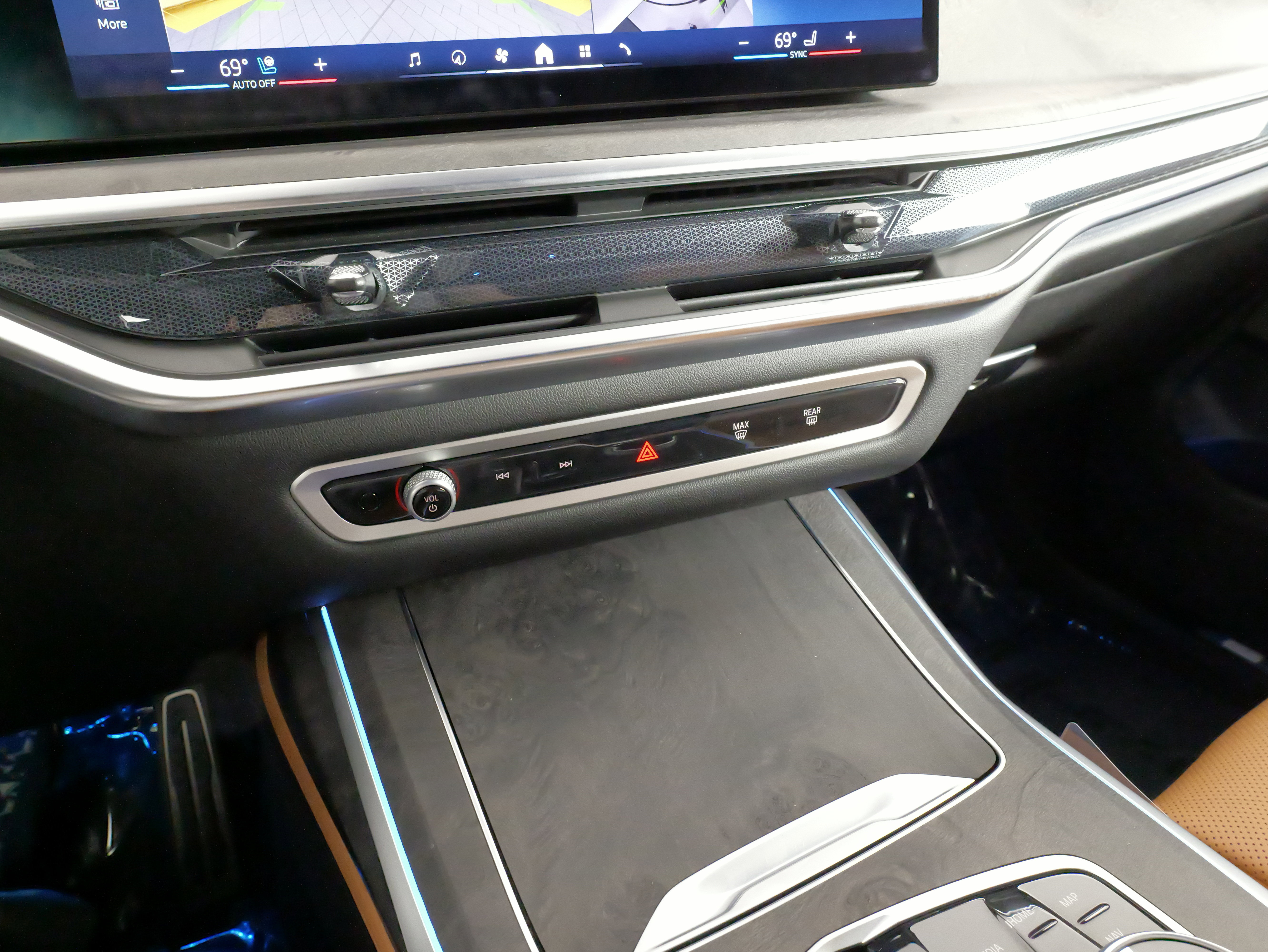 Used 2026 BMW X7 xDrive40i w/ Executive Package AWD/4WD image 63