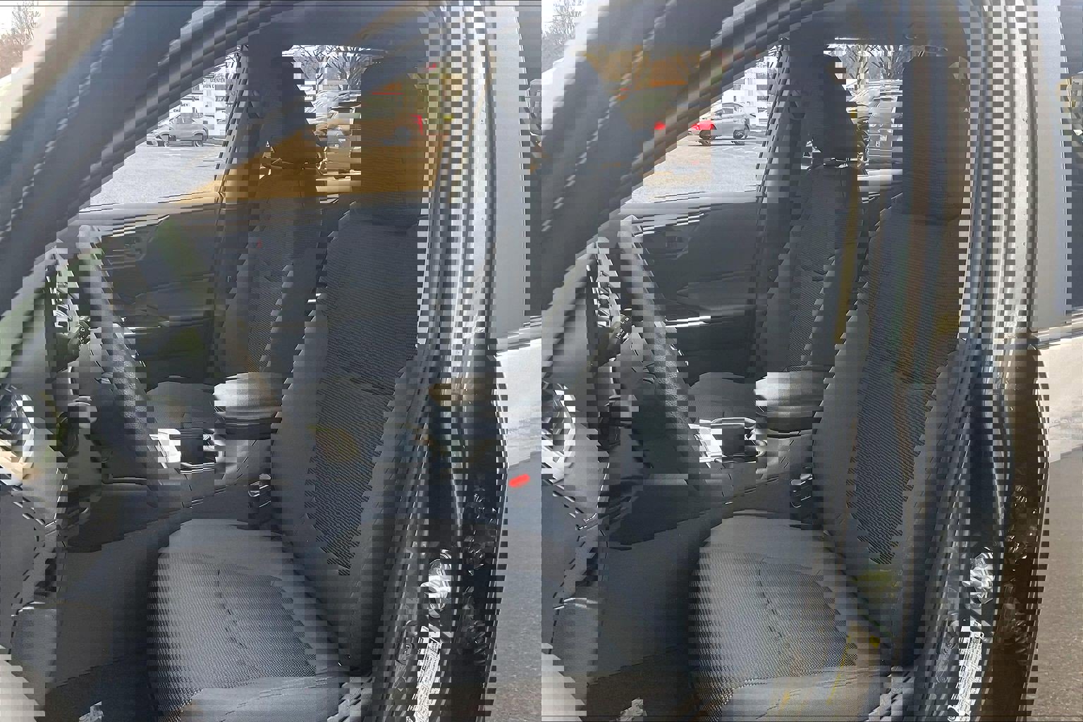 Used 2024 Toyota RAV4 LE image 29