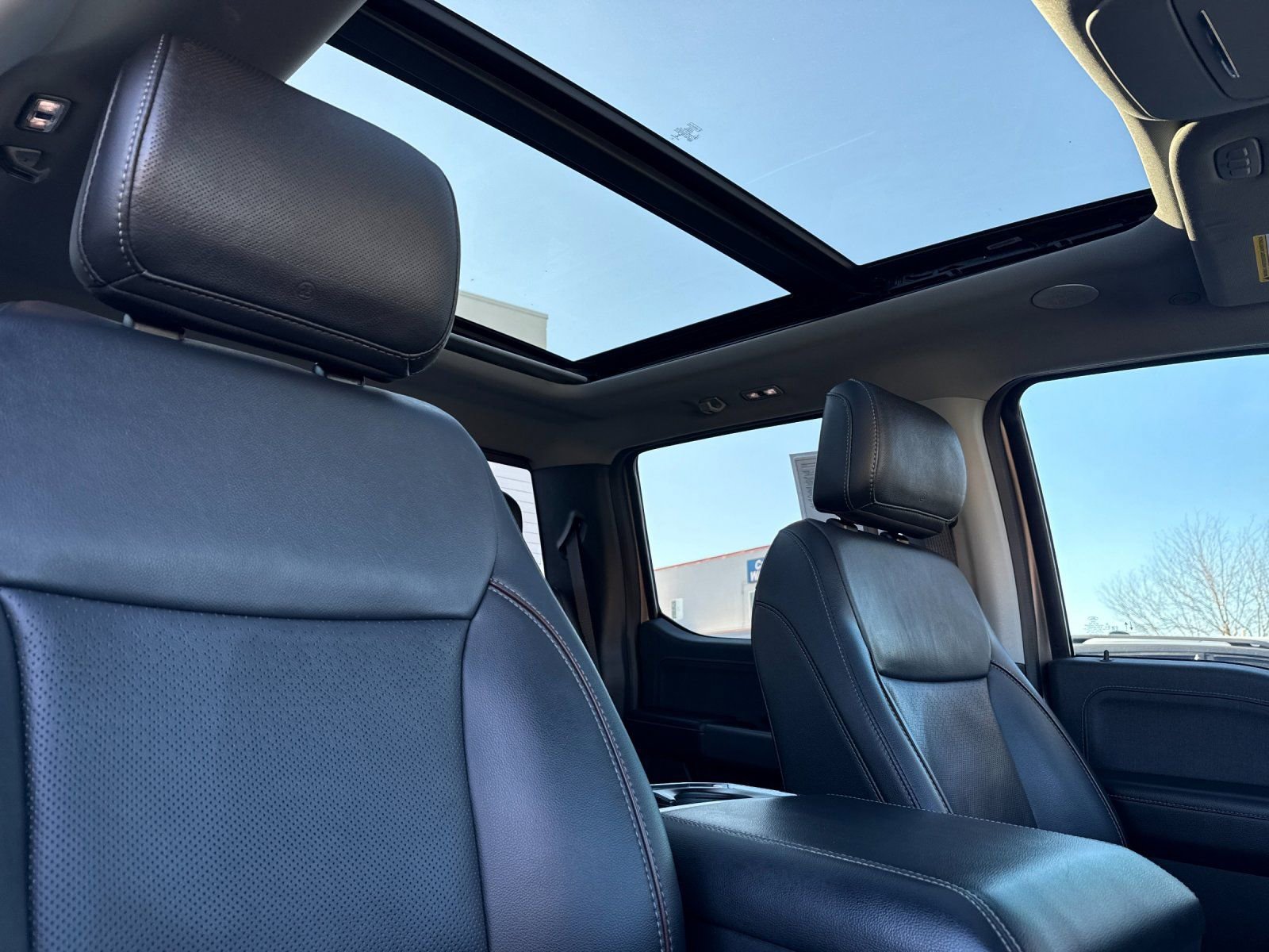 Used 2021 Ford F150 Lariat w/ Equipment Group 502A High image 18