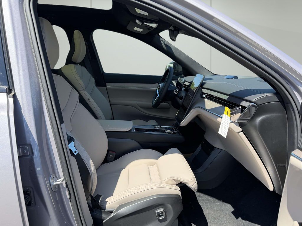 New 2026 Volvo EX90 Plus RWD image 10