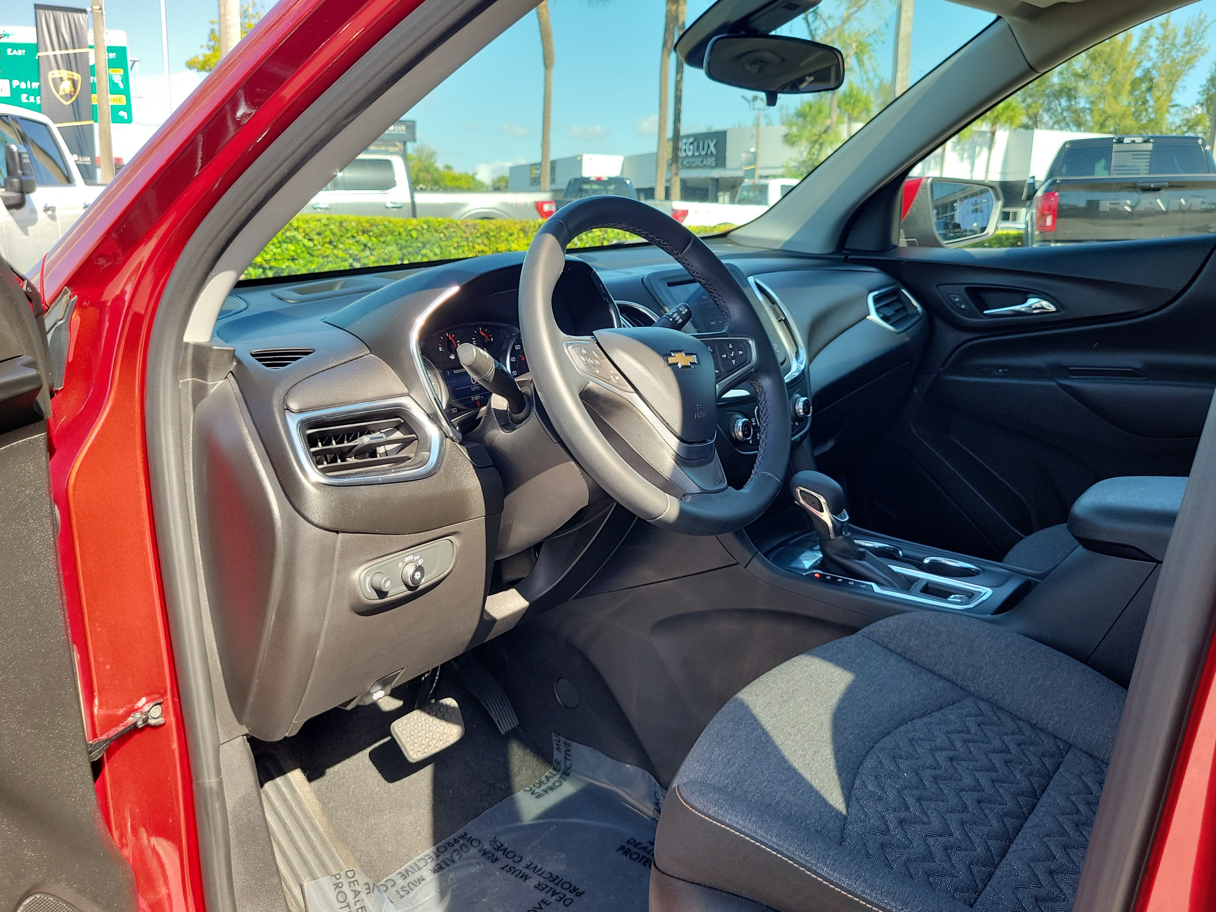 Used 2023 Chevrolet Equinox LT FWD image 9