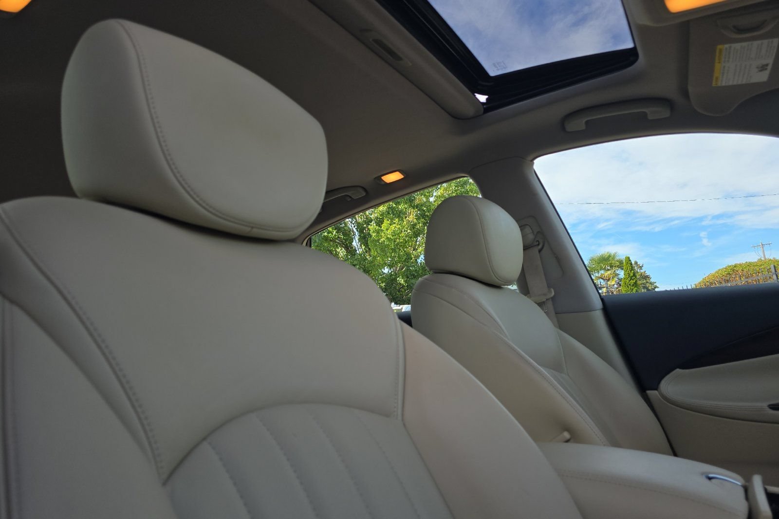 Used 2017 INFINITI QX50 AWD w/ Premium Plus Package image 17