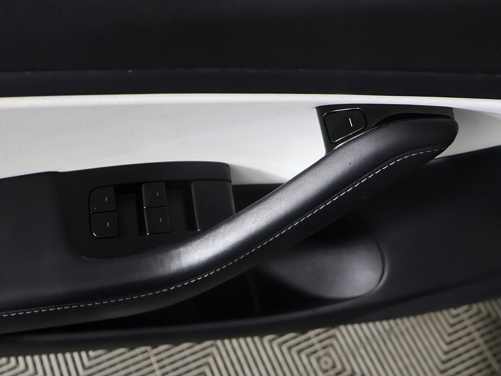 Used 2019 Tesla Model 3 Standard Range Plus image 36