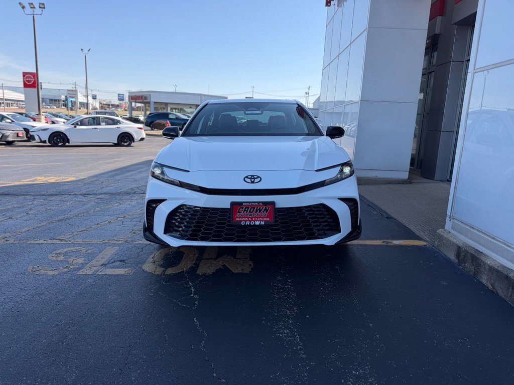 New 2026 Toyota Camry Hybrid AWD/4WD image 2