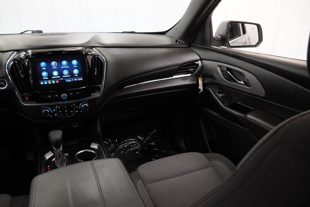 Used 2023 Chevrolet Traverse LT FWD image 16