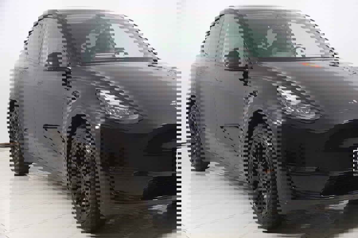 Used 2023 Tesla Model Y Long Range image 38